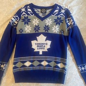 Toronto maple leafs sweater